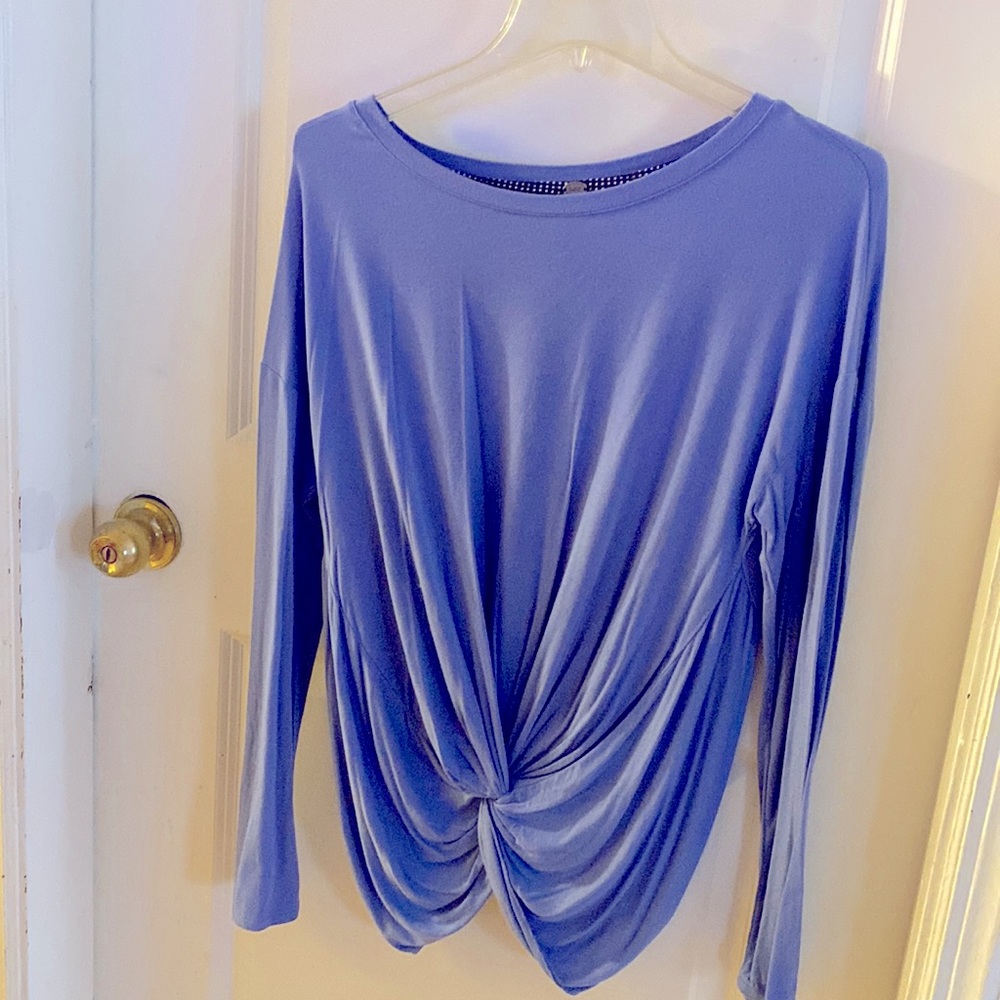 Woman’s Cupio front Knot long sleeve top Size Large